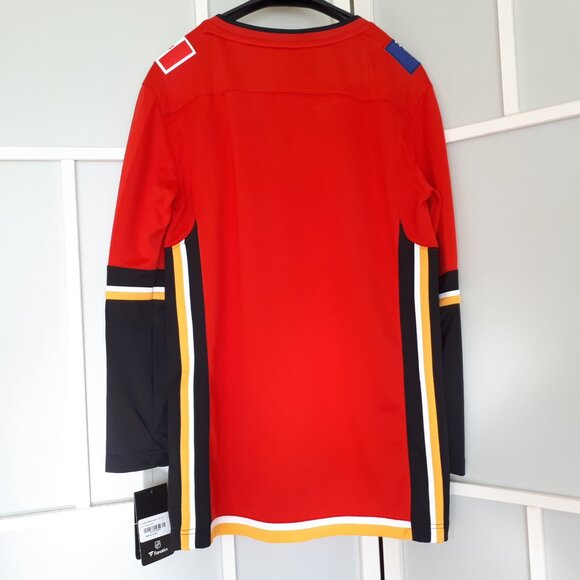 NWT Fanatics Calgary Flames NHL Hockey Home Jersey Red Blank Womens Ladies Size - Picture 2 of 10